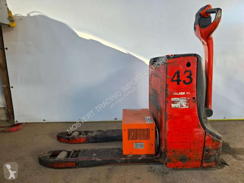 Palletwagen  16 - Toyota 24V 30A battery Pallet...