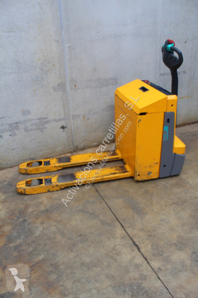 منصة نقالة Jungheinrich 222 LI-ION