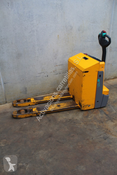 منصة نقالة Jungheinrich 222 LI-ION
