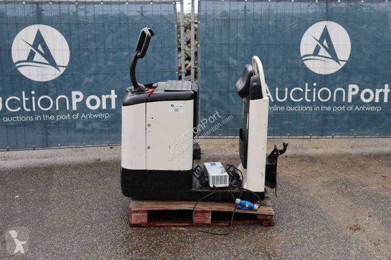 Transpalette Crown GPC-TOW