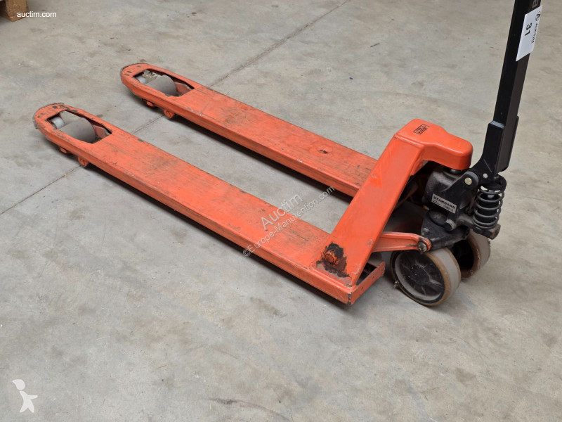 Empilhador porta paletes BT lhm230