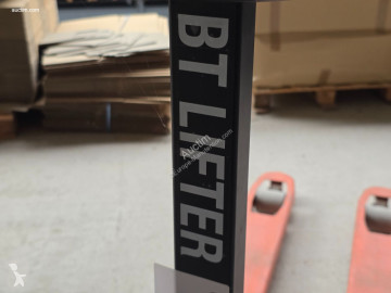 Palletwagen handbestuurd BT