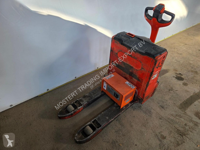Palletwagen  16 - Toyota 24V 30A battery Pallet...
