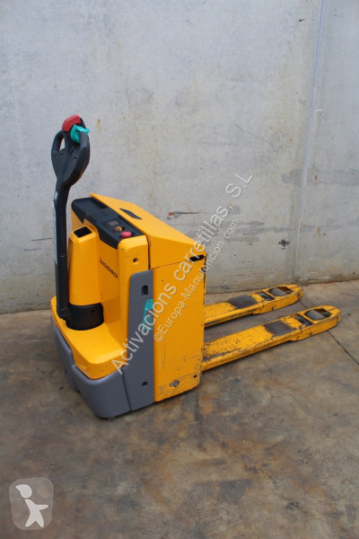 منصة نقالة Jungheinrich 222 LI-ION
