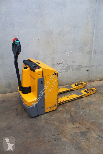 منصة نقالة Jungheinrich 222 LI-ION