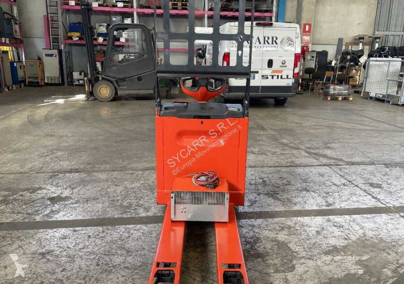 منصة نقالة Linde T16