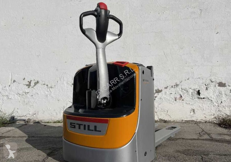 منصة نقالة Still