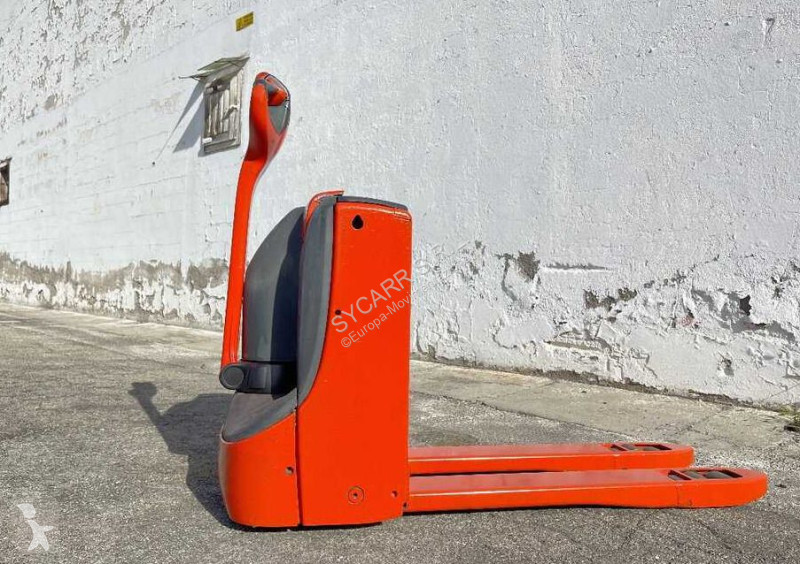 منصة نقالة Linde T16