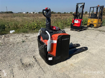 Empilhador porta paletes acompanhante Toyota