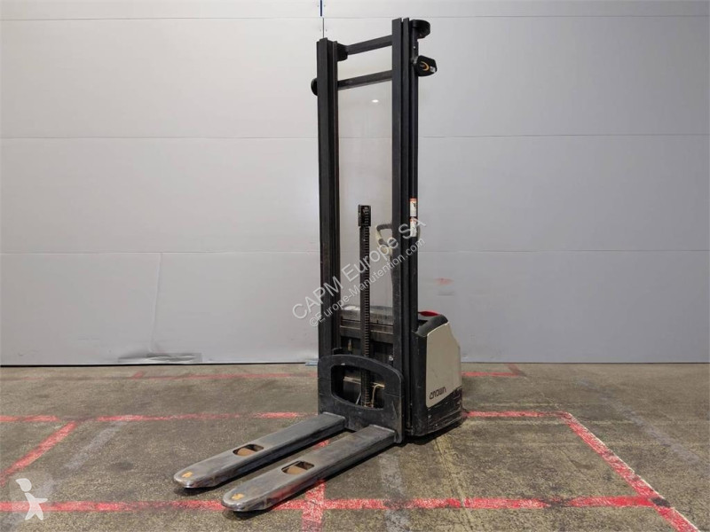 Porta paletes Crown WF3000