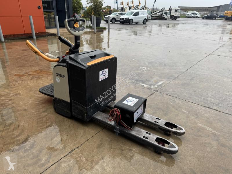 منصة نقالة Crown  WT 3000