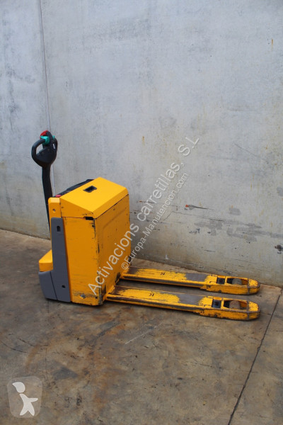 منصة نقالة Jungheinrich 222 LI-ION