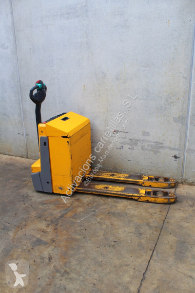 منصة نقالة Jungheinrich 222 LI-ION