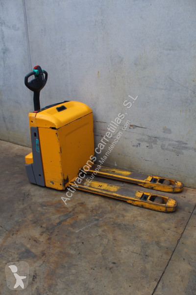منصة نقالة Jungheinrich 222 LI-ION