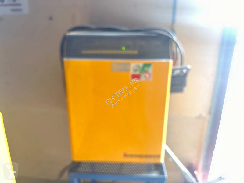 رافعة شوكية مع تحميل جانبي Jungheinrich ETX513