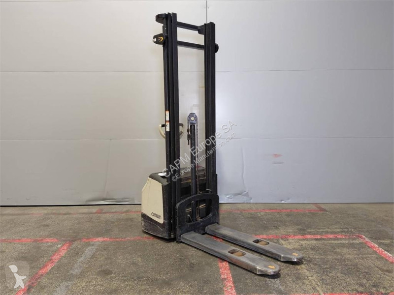 Porta paletes Crown WF3000