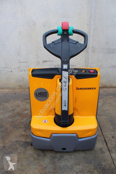 منصة نقالة Jungheinrich 222 LI-ION
