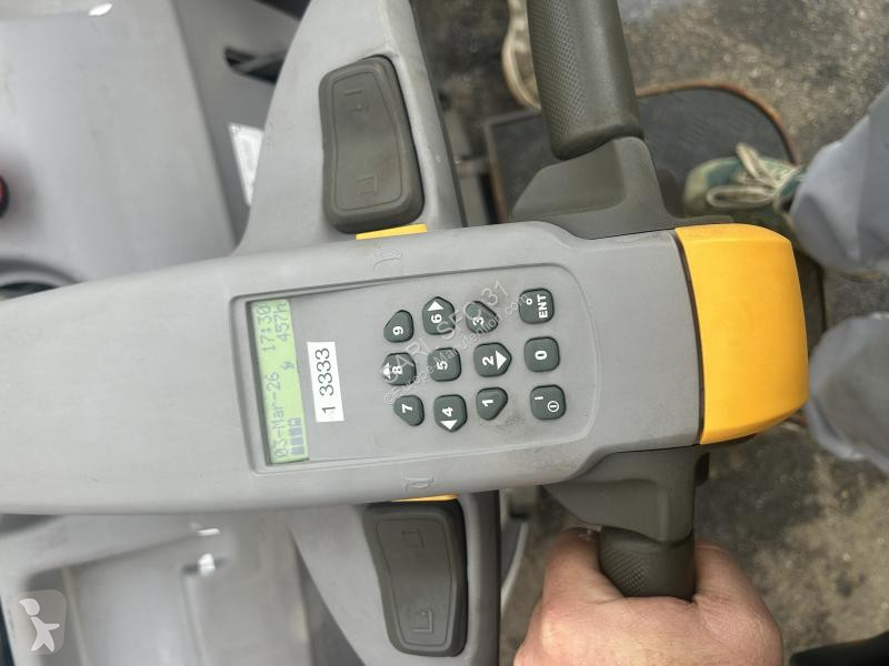 منصة نقالة Nissan conducteur porté PLP200