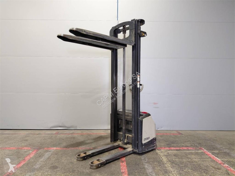 Porta paletes Crown WF3000