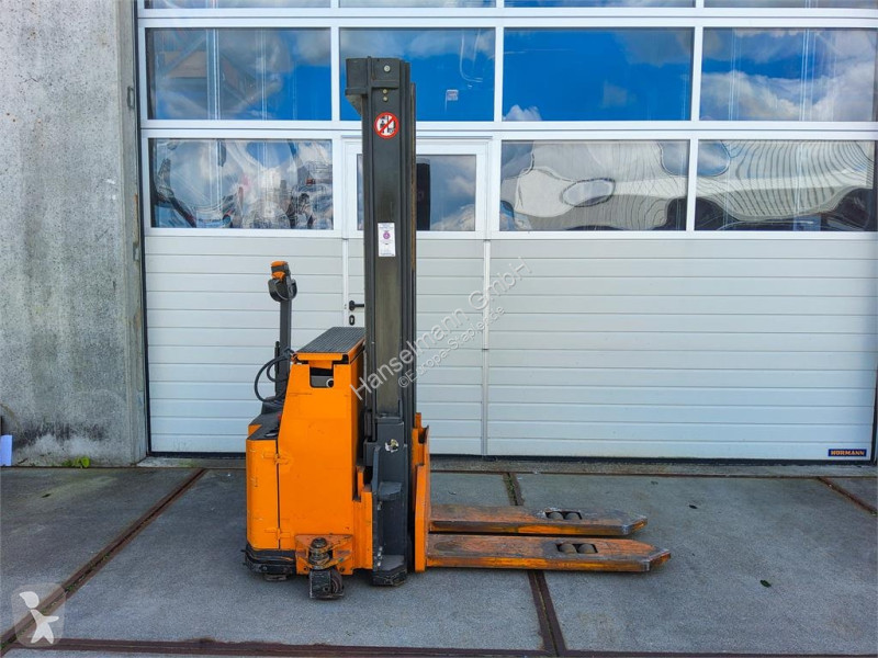 منصة نقالة Still EGV 2000