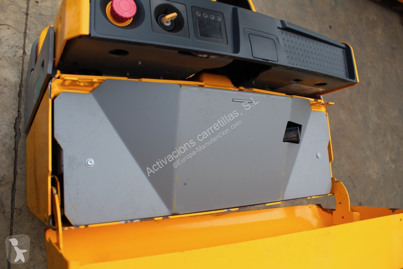 منصة نقالة Jungheinrich 222 LI-ION