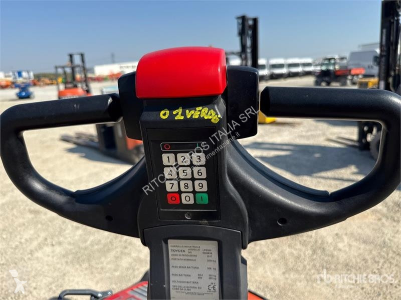 Empilhador porta paletes Toyota Electric Pallet...