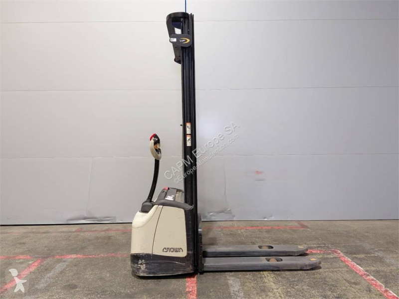 Porta paletes Crown WF3000