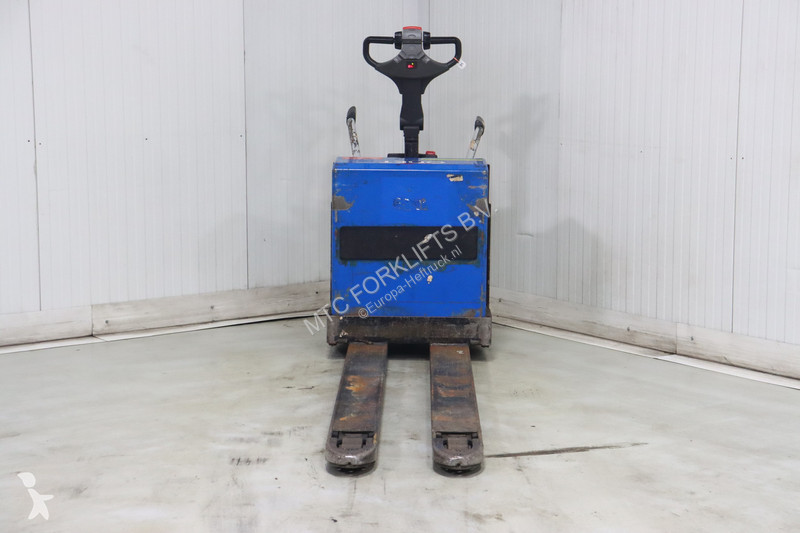 منصة نقالة Toyota LPE200/8