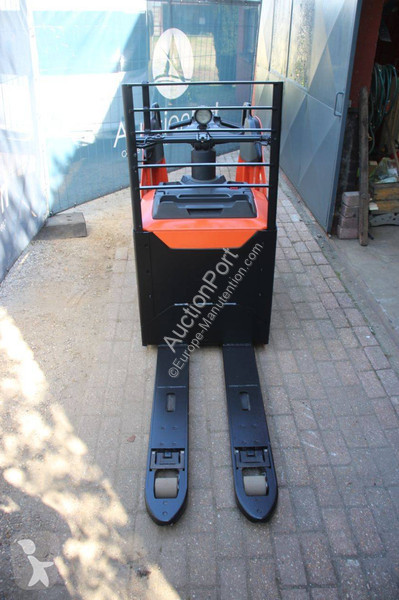 Porta paletes Toyota LPE220