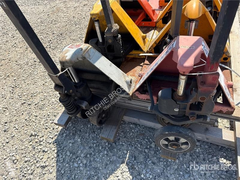 平台堆垛车  Pallet Jack