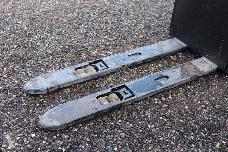 Porta paletes Toyota OSE250