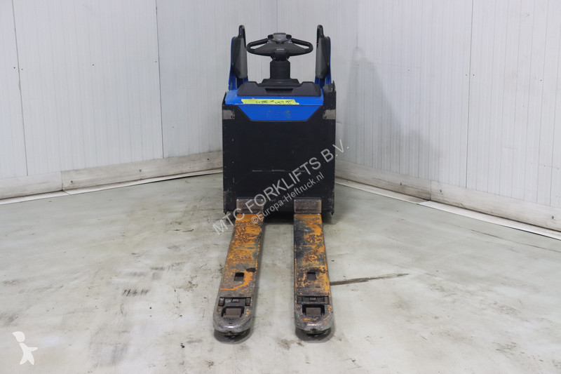 منصة نقالة Toyota LPE200/8