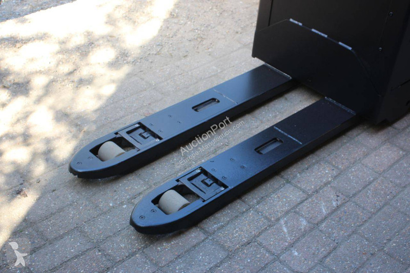 Porta paletes Toyota LPE220