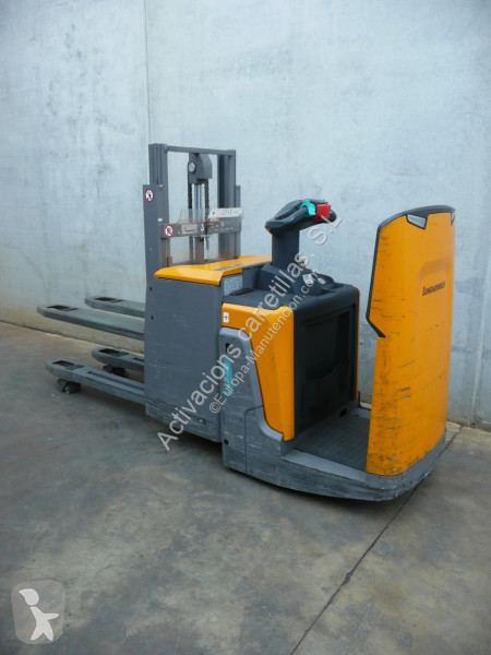 Apilador Jungheinrich 166 ZT