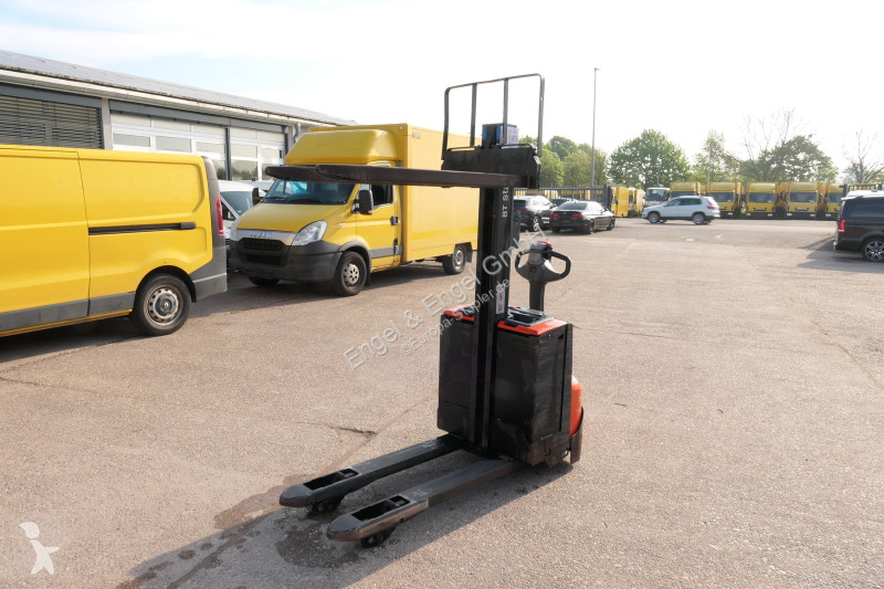 Apilador BT SWE 080L