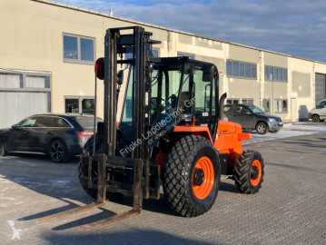 رافعة شوكية لجميع التضاريس JCB 930-4 T4