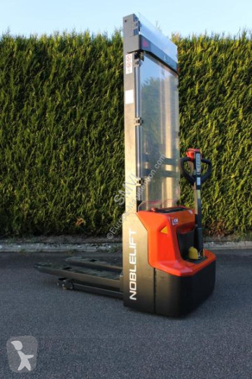 New Noblelift pedestrian stacker