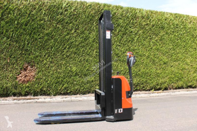New pedestrian stacker