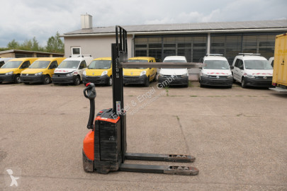 BT pedestrian stacker