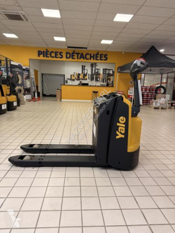 Gerbeur accompagnant Yale