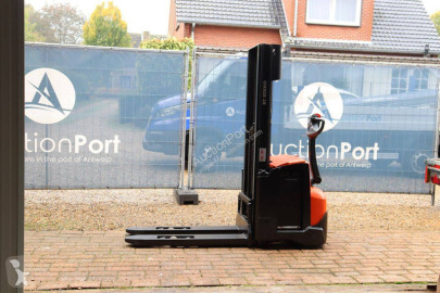 Stacker Toyota SWE120L