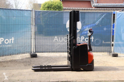 Stacker Toyota SWE 140L BT