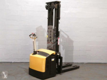 İstifleme makinesi eşlik eden Caterpillar NSP16NI