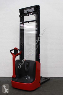 Apilador Linde L 12 usado