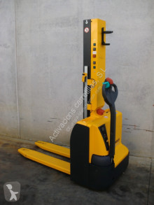 Apilador Jungheinrich EMC 110 154 E usado