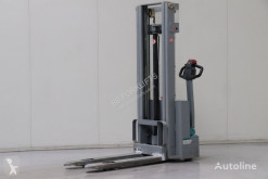 Apilador Jungheinrich EPL210 usado