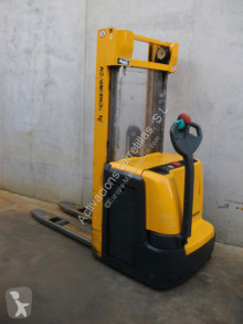 Apilador Jungheinrich EJC 214 430 DZ usado