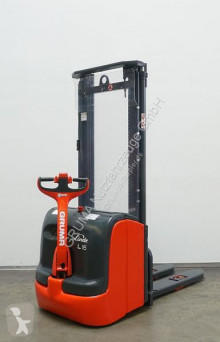 Apilador Linde L 16 i/372 usado