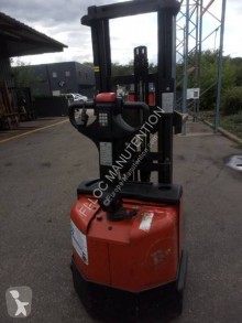 Apilador BT SWE 120L acompañante usado