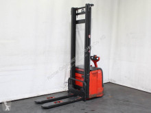 Gerbeur accompagnant Linde L 14 372
